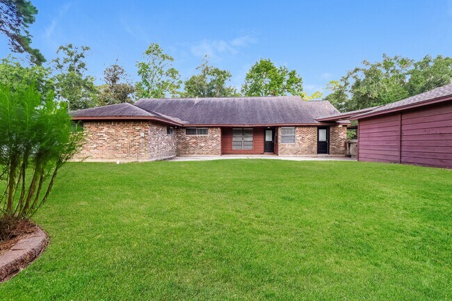 Building Photo - 26218 Maplewood Dr