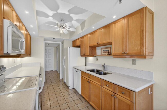 Building Photo - 1190 Jimmy Buffett Mem Hwy