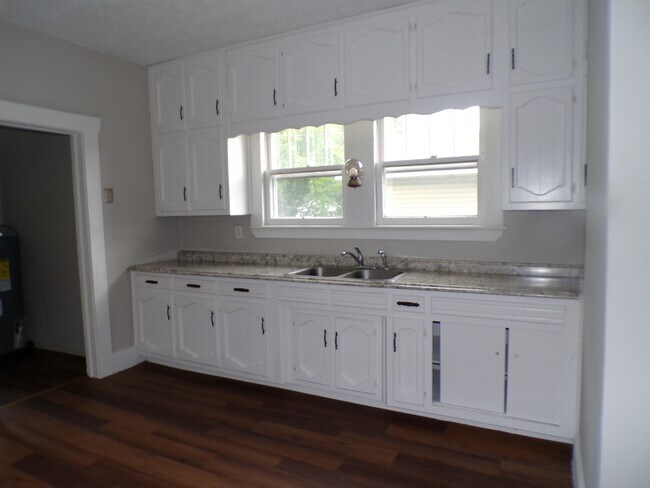 Building Photo - 1411 29th Street Ensley