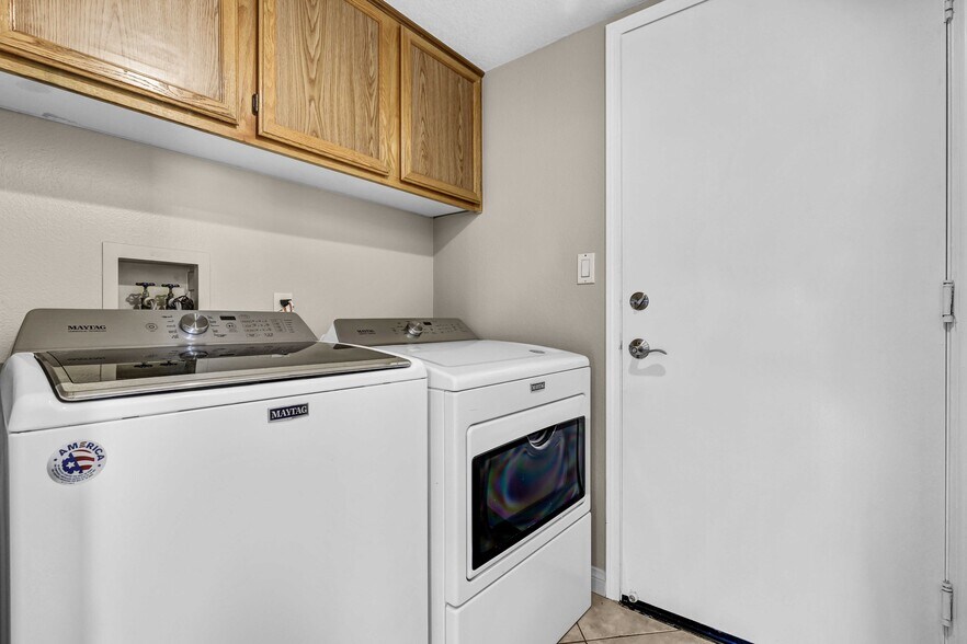 Building Photo - 22 Blackwood