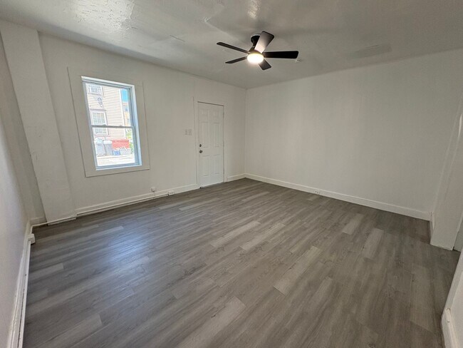 Building Photo - 217 S Hartley St