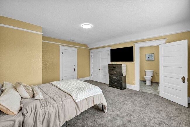 Building Photo - FULLY FURNISHED & BEAUTIFULLY REMODELED CLASSIC HOME NEAR UNR WITH UNBEATABLE I-80 ACCESS