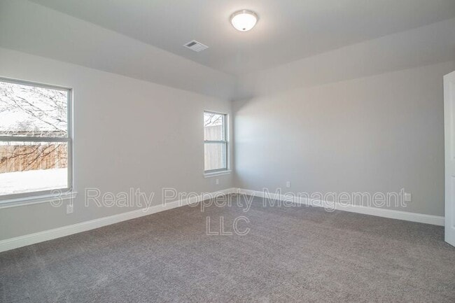 Building Photo - 1810 Quail Hollow
