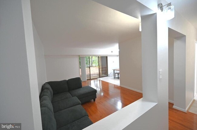 Building Photo - 2237 Castle Rock Square