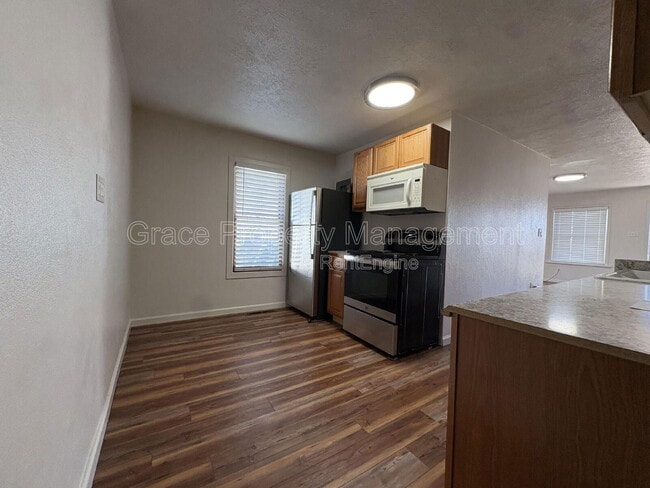 Building Photo - 310 S 2nd Ave