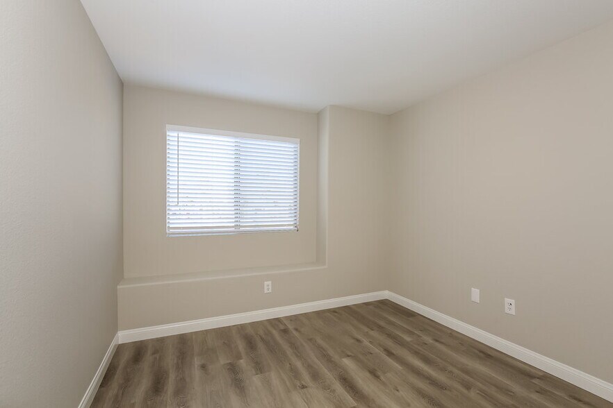 Building Photo - 1411 Dillon Ridge