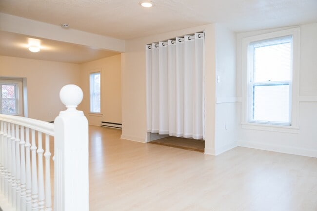 Building Photo - 3885 N 6th St