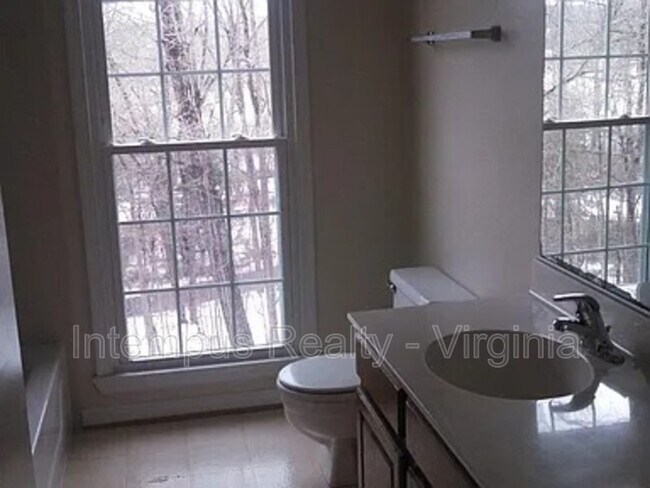 Building Photo - 7140 Chesterfield Dr