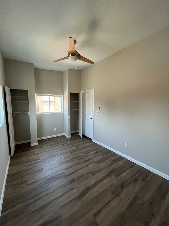 Building Photo - 4443 Morganford Rd