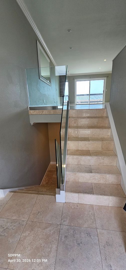 Building Photo - SAN DIEGO / BAY HO - Remodeled Nice 2 Bedroom & 2.5 Bath Townhouse.  AVAILABLE NOW!
