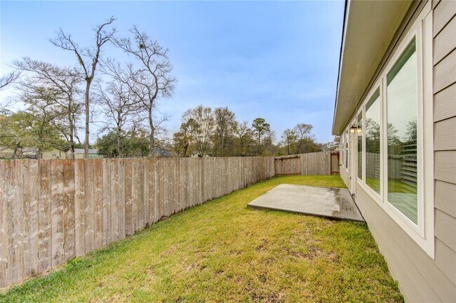 Building Photo - 3939 Sugardale St