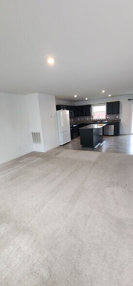 Building Photo - 612 Scribes Ln