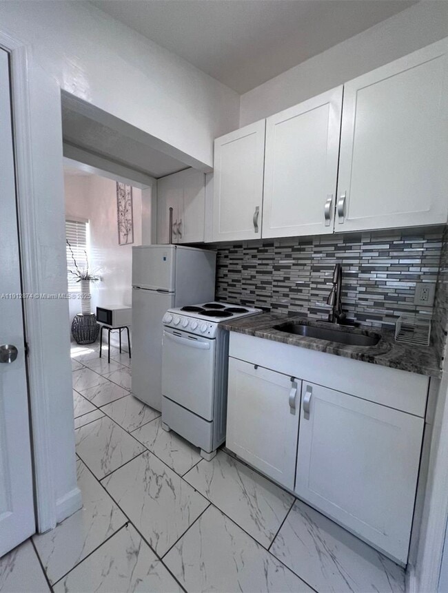 Building Photo - 624 NE 205th Terrace