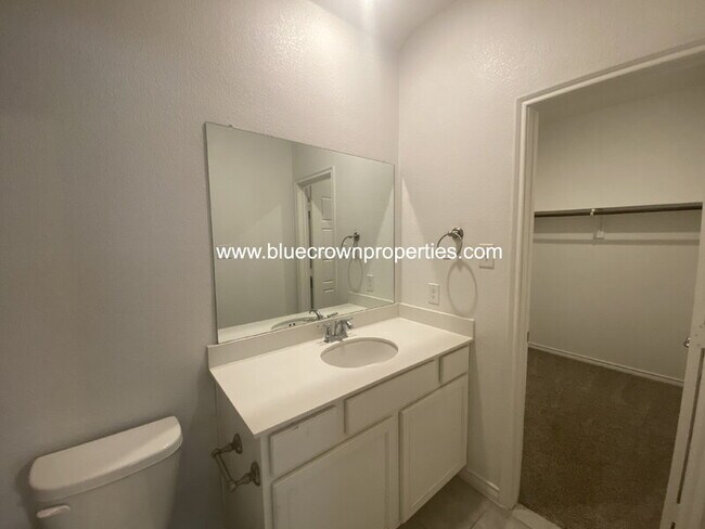 Building Photo - 2431 Klamath Dr