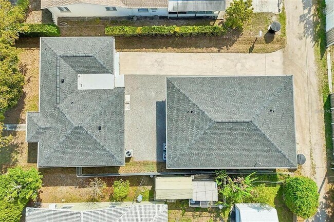 Building Photo - 2844 30th Ave N