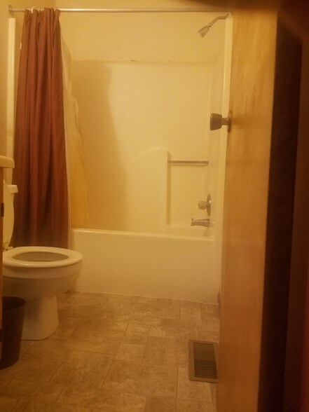 Building Photo - 309 Hart St