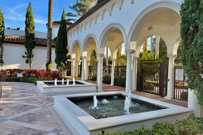 Building Photo - 6464 Bellamalfi St