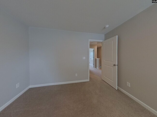 Building Photo - 33 Elmwood Blvd