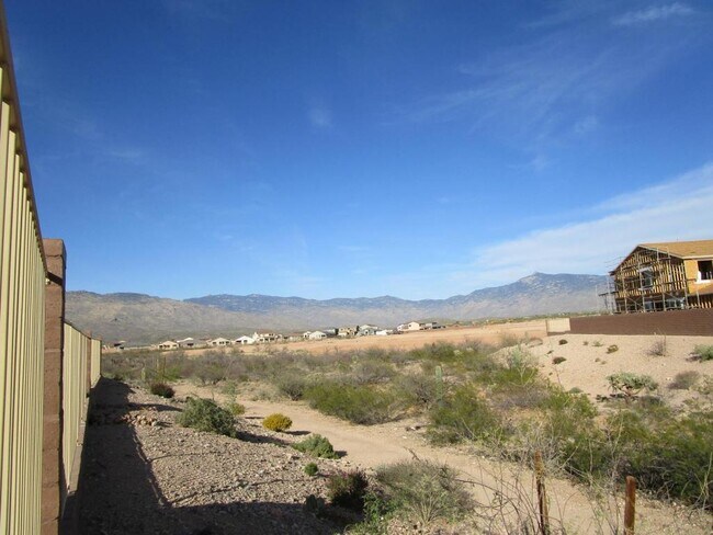 Building Photo - 8015 S Golden Bell Dr