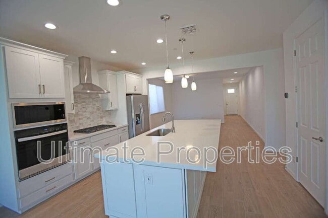 Building Photo - 13589 W Shifting Sands Dr