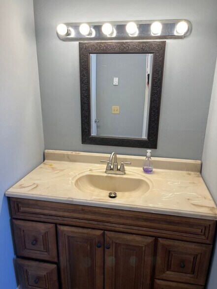 Building Photo - 117 Milwaukee Ave