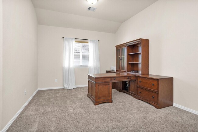 Building Photo - 223 Shoreview Dr