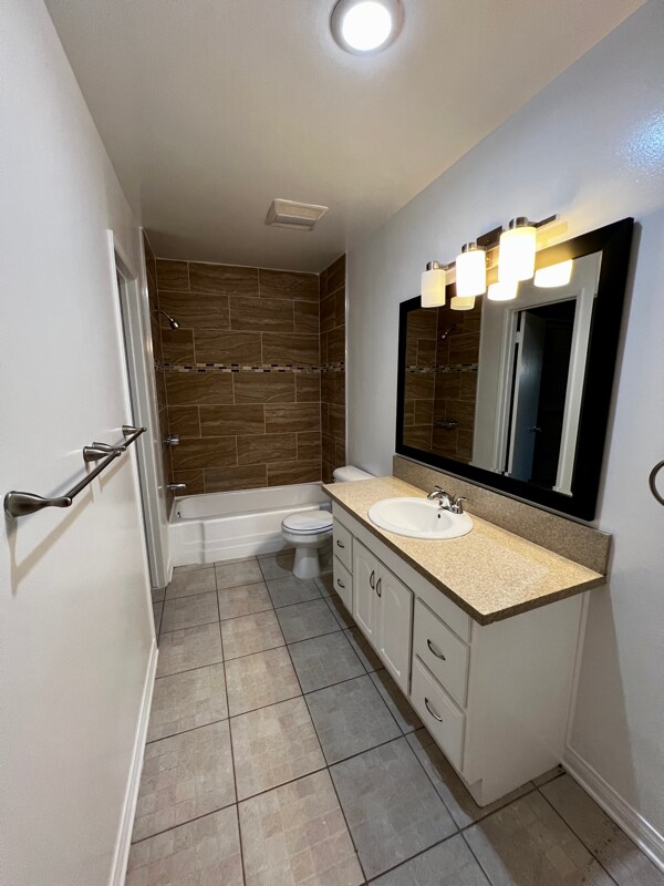 Building Photo - 2435 W 227th St