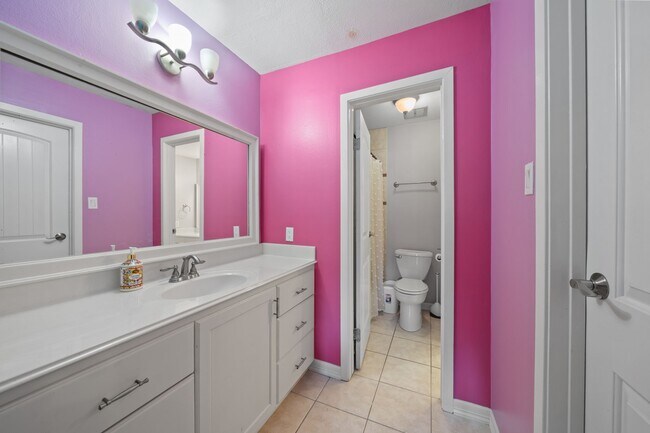 Building Photo - 2147 Lone Rock Dr