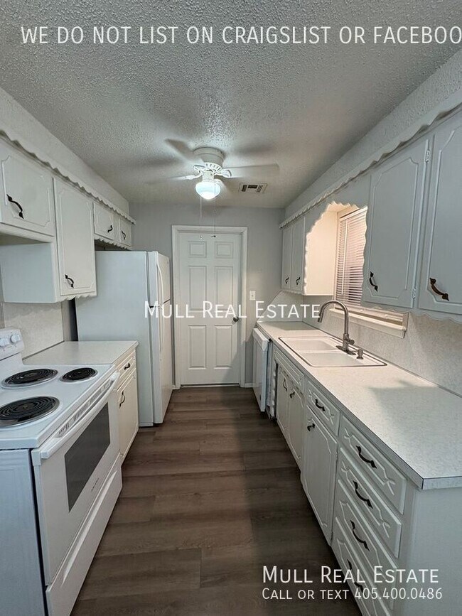 Building Photo - 817 Arnold Ave