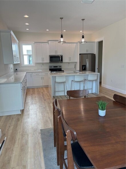 Building Photo - 14733 Sunset Dr