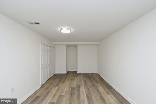 Building Photo - 8614 Oak Chase Cir
