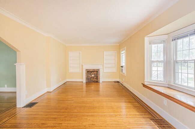 Building Photo - 54 Seminole Way