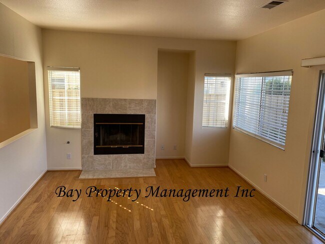 Building Photo - 26418 Honor Ln