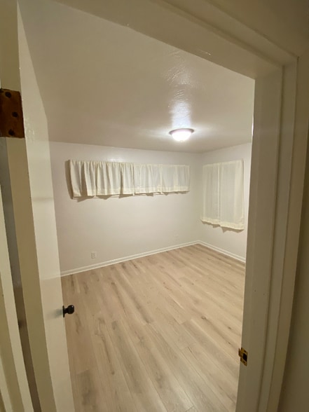 Building Photo - 535 SE Scenic View Dr