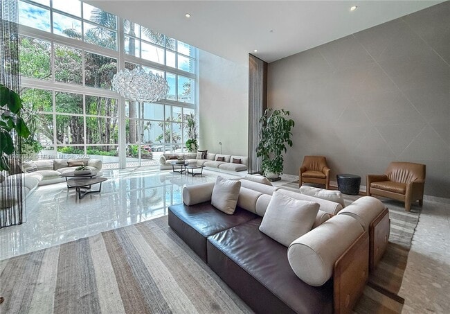 Building Photo - 2020 N Bayshore Dr