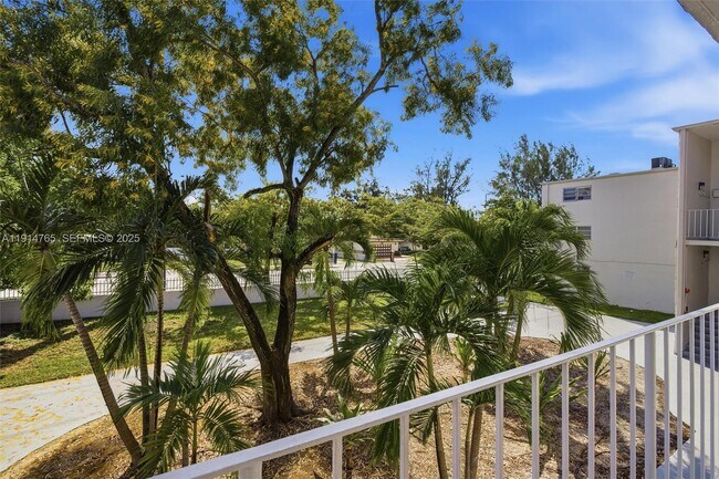 Building Photo - 2405 NW 135th St