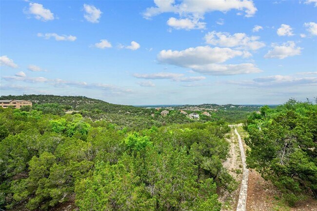 Building Photo - 223 Honey Creek Ct