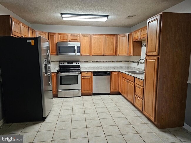 Building Photo - 726 Olde Greenwich Cir