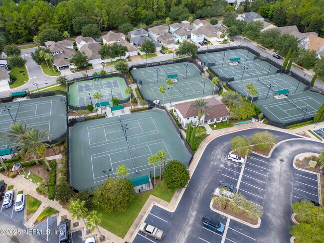 Building Photo - 22 Medio Dr