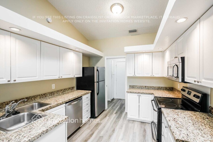 Building Photo - 8548 Eagle Run Dr