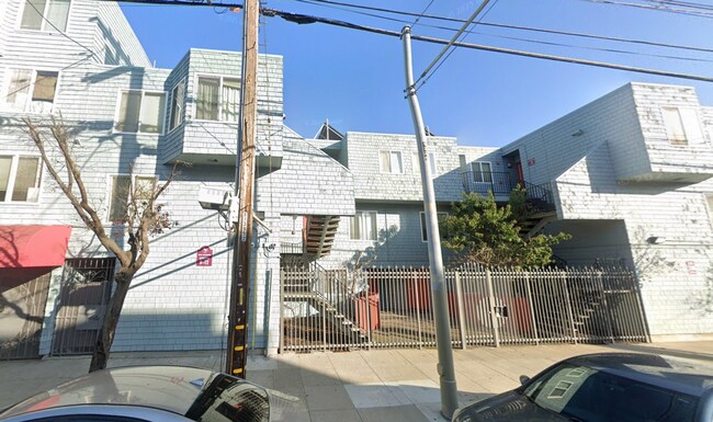 Building Photo - 1227 Hampshire St