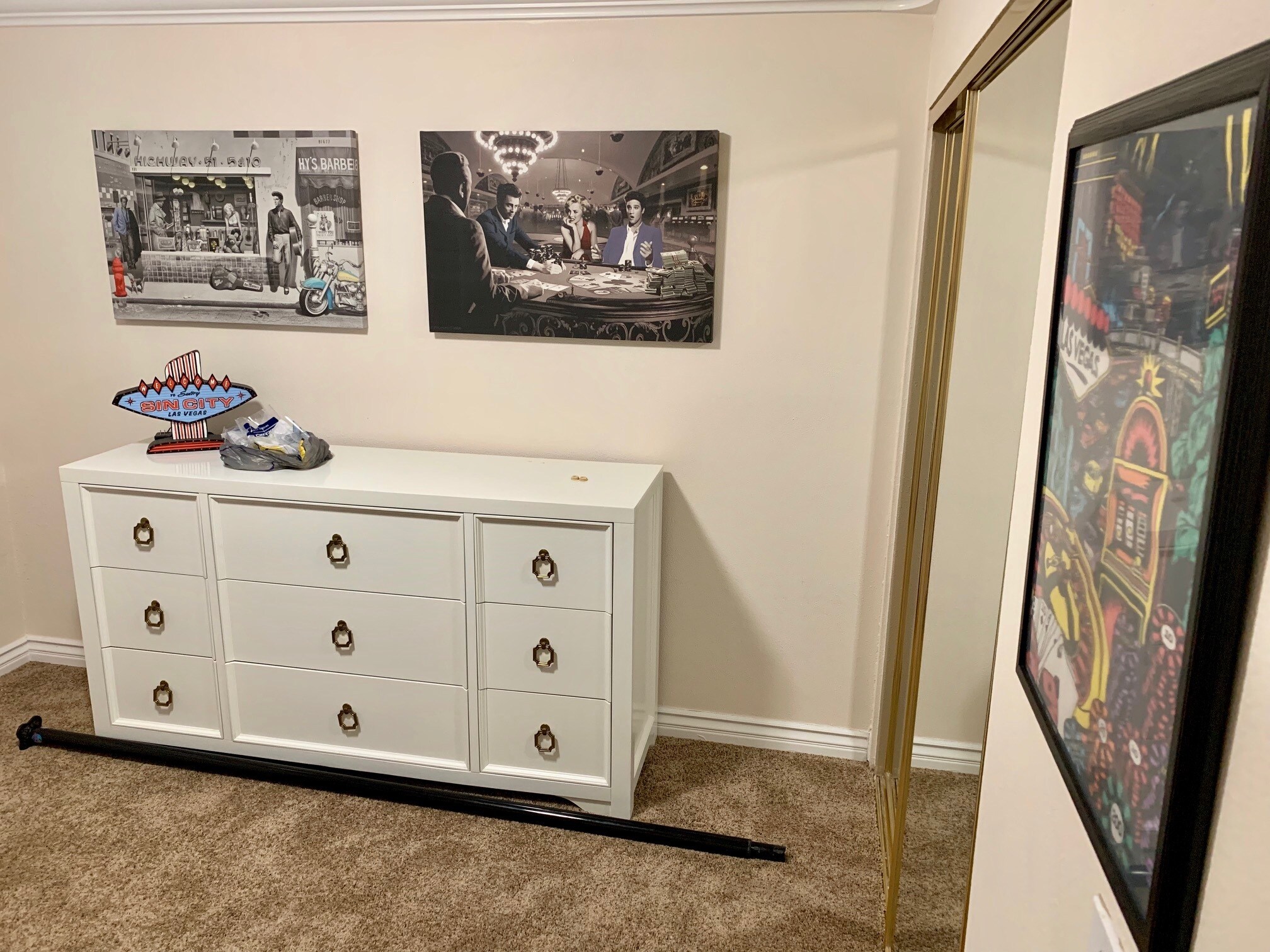 Building Photo - 565 S Royal Crest Cir