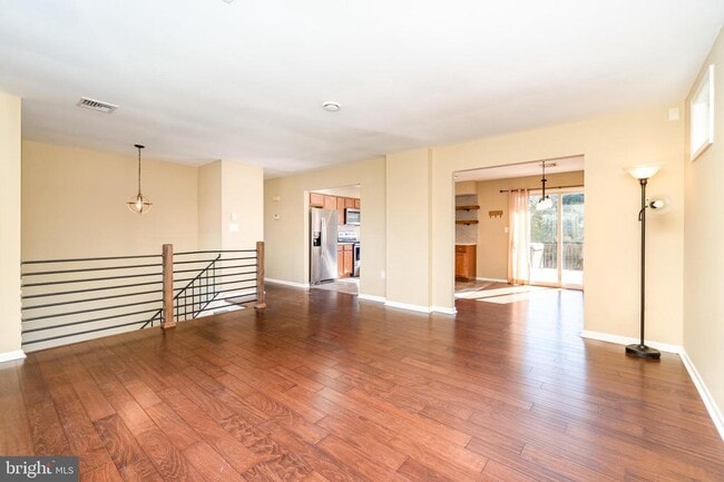 Building Photo - 1145 Highland Dr