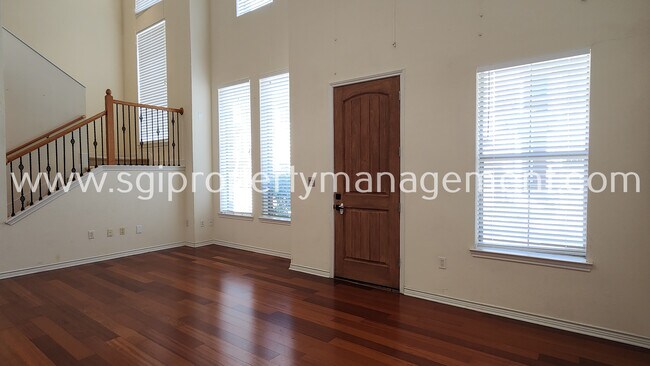 Building Photo - 1221 Lake Pointe Way