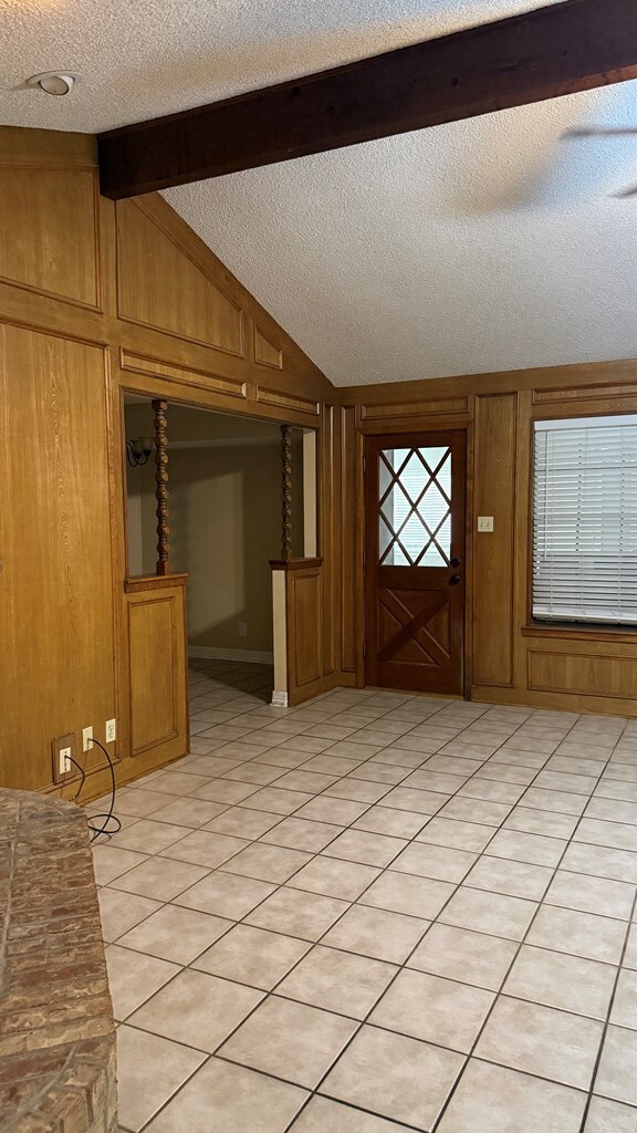 Building Photo - 2602 Wydewood Dr