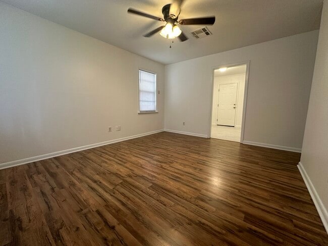 Building Photo - Great home in South Bossier