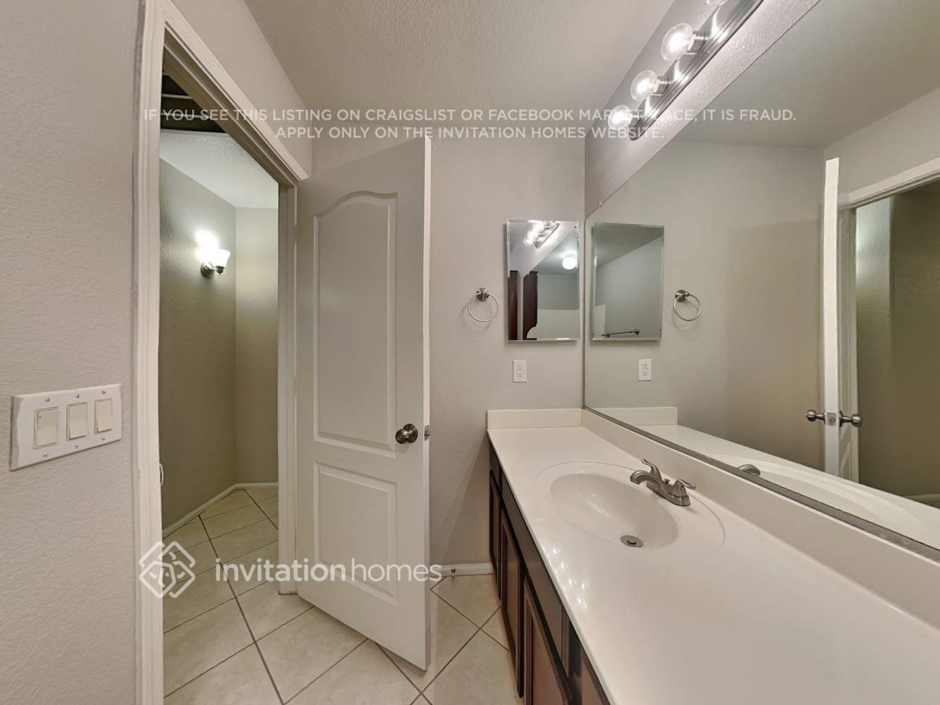 Building Photo - 832 N 166th Ln