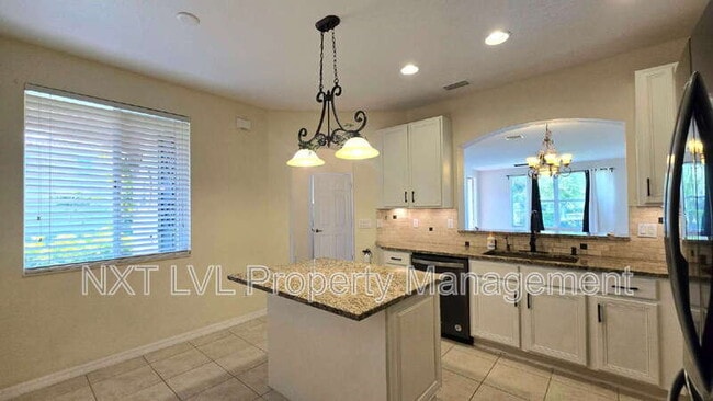 Building Photo - 2448 Laurentina Ln