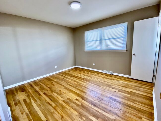Building Photo - 6620 163rd Pl