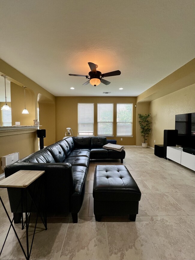 Building Photo - 7623 Eagle Park Dr